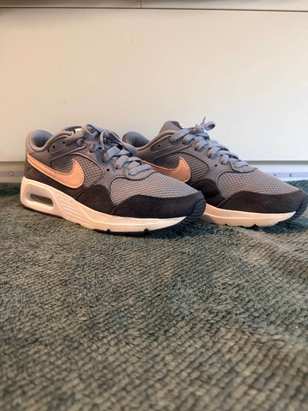 Nike Air MaxLight Blue/Grey and Rose Gold Swoop Low-Top Women’s Shoes Size US 8